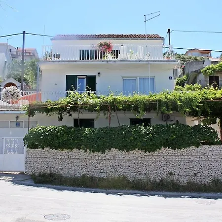 Lovely Place By The Beach, Enjoy Splendid Break Apartman Trogir